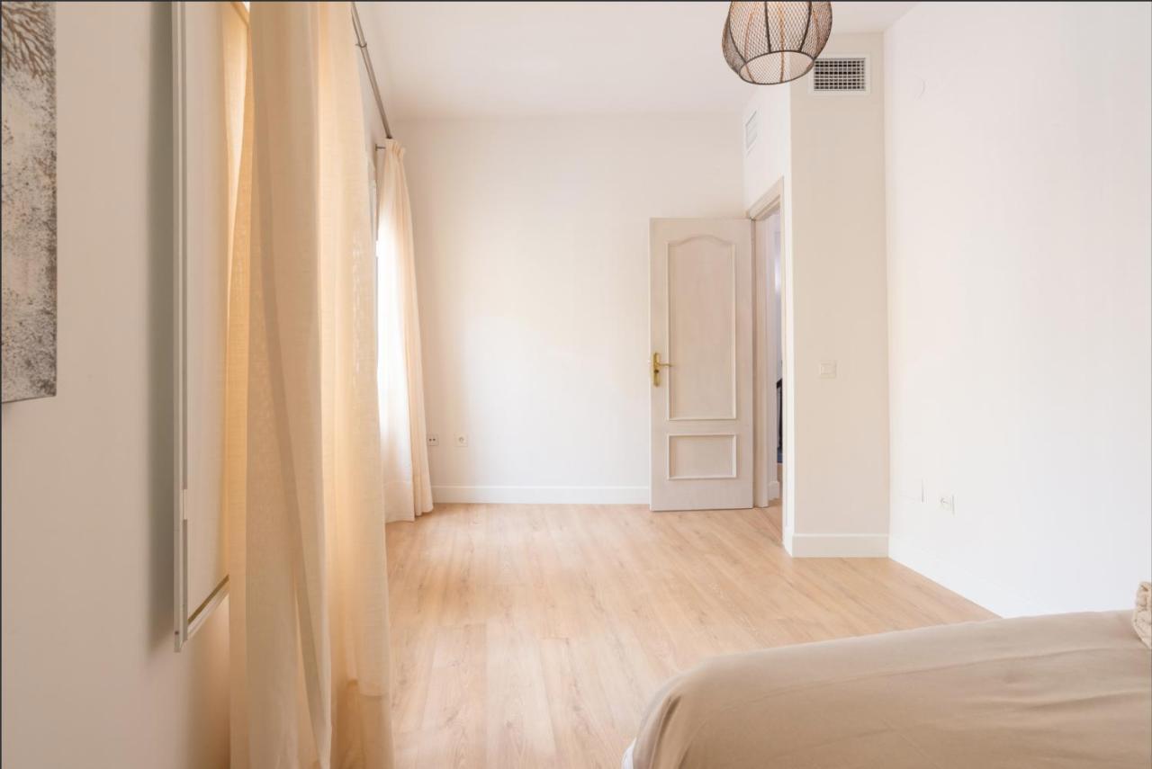 Duplex Merced10 3J مالقة المظهر الخارجي الصورة